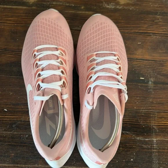 Nike Air Zoom Pegasus 37 Women’s 11 - Picture 3 of 7